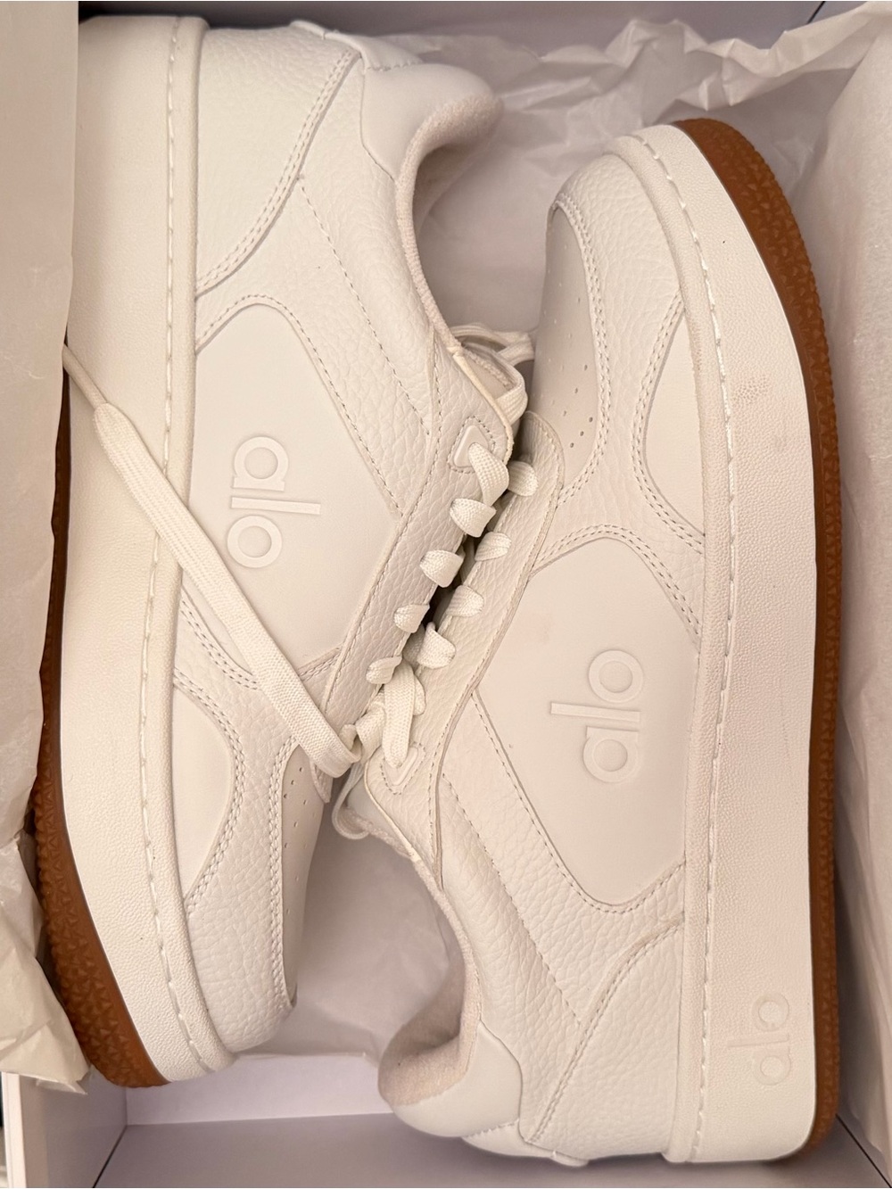 NWT ALO Recovery Mode Sneakers - M7/W8.5 - Natural White/Gum